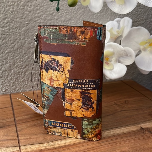 💖🆕💖Patricia Nash NAZARI Travel Sticker Print Leather RFID Wallet Collection - Picture 8 of 16